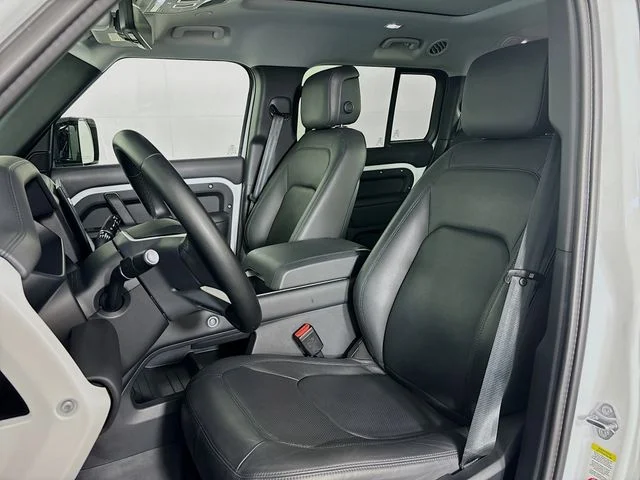 Certified Used 2025 Fuji White Land Rover S image 21