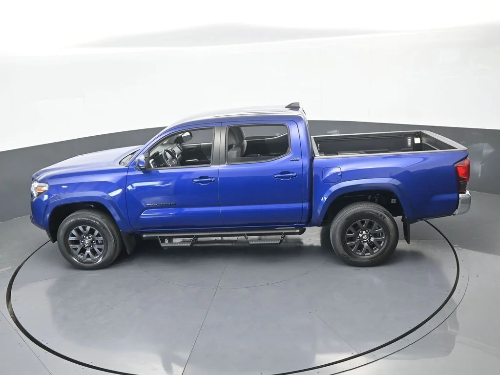 Used 2022 Blue Toyota SR5 image 43