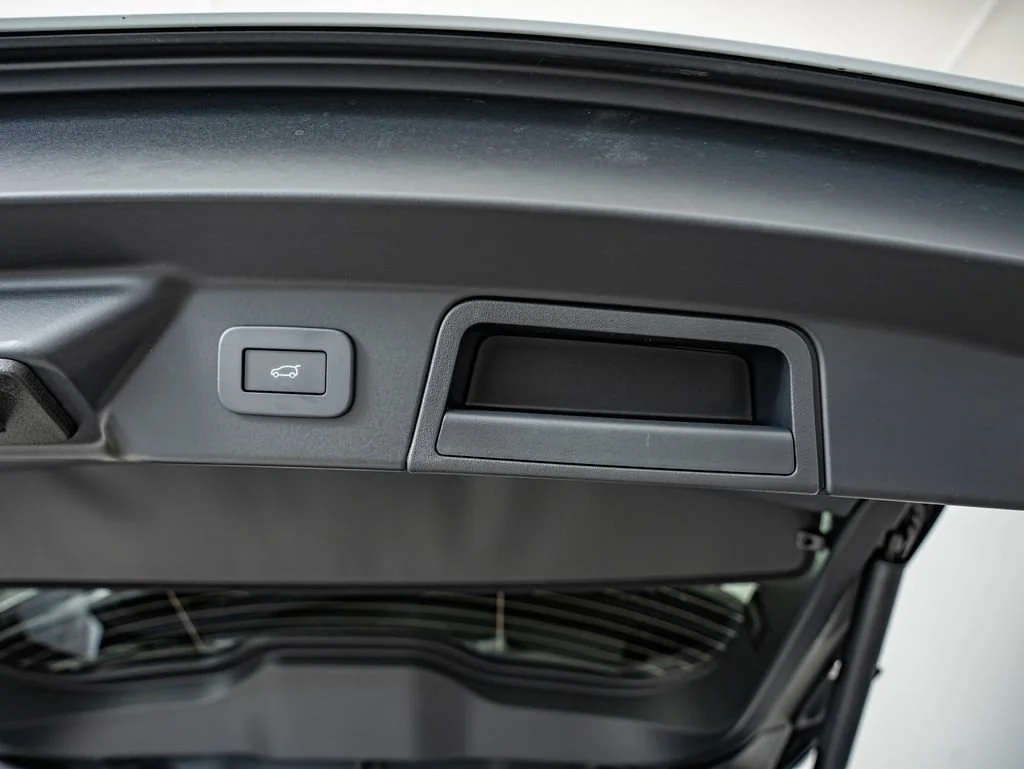 New 2026 Fuji White Land Rover Belgravia Edition image 39