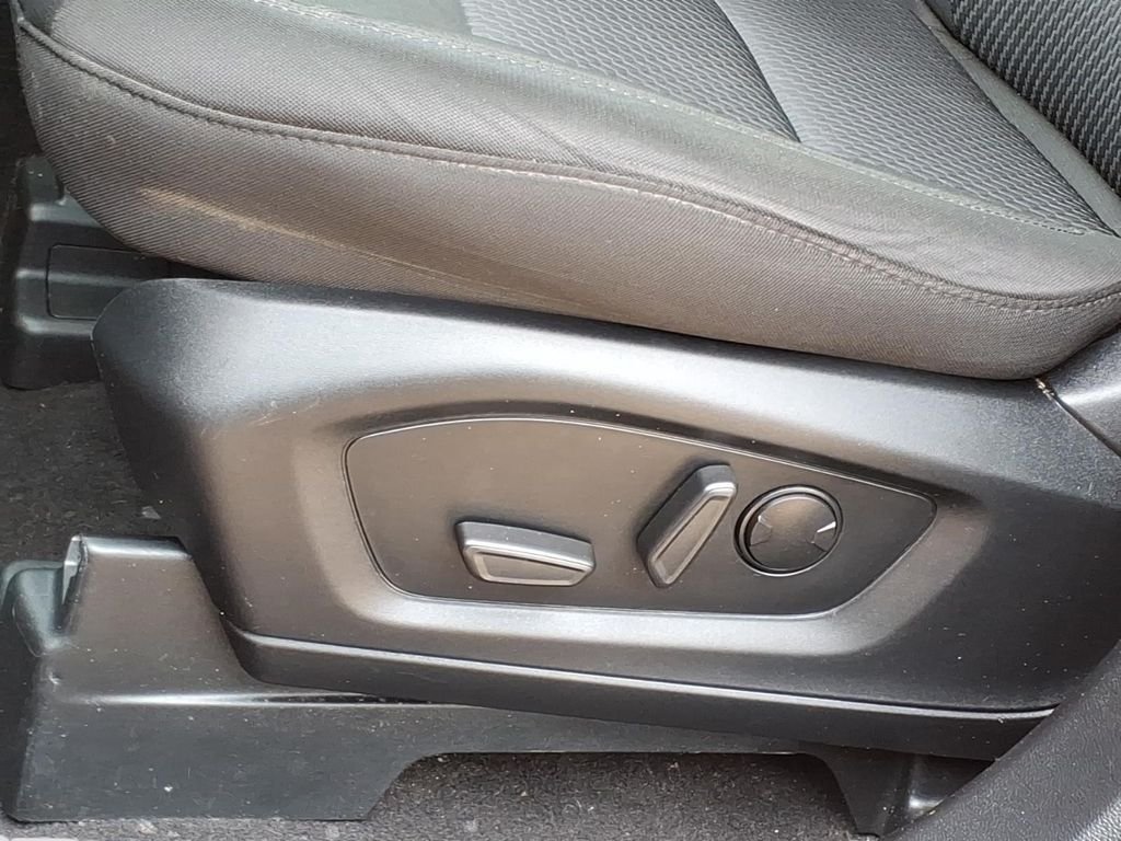 Used 2023 Red Metallic Ford XLT image 21