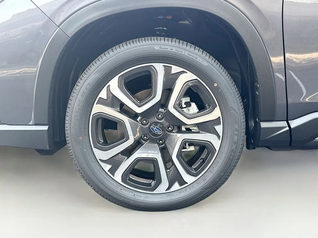 New 2026 MAGNETITE GRAY METALLIC Subaru Limited 7-Passenger image 42