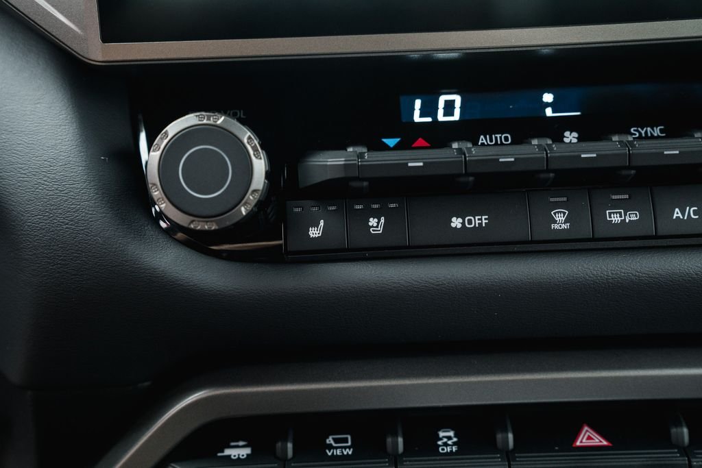 New 2026 Magnetic Gray Metallic Toyota Platinum image 19