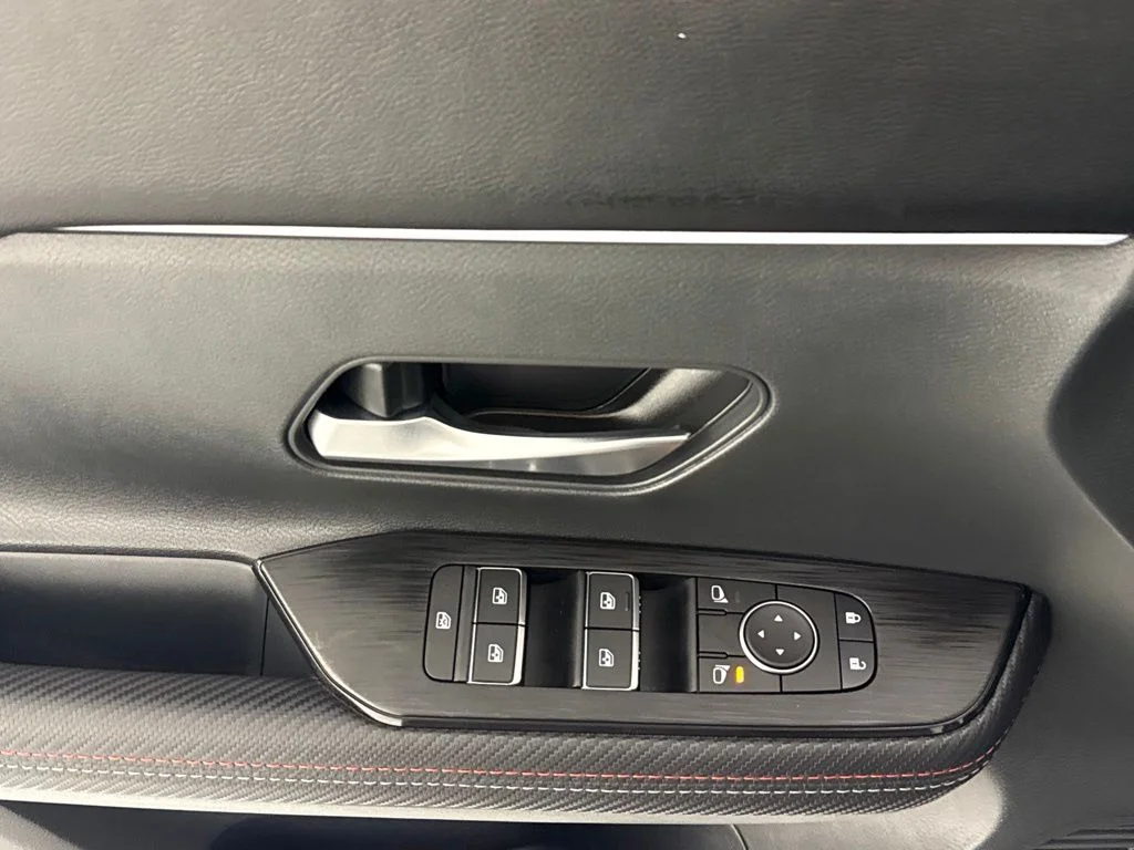 2026 Nissan KICKS SR - Photo 24