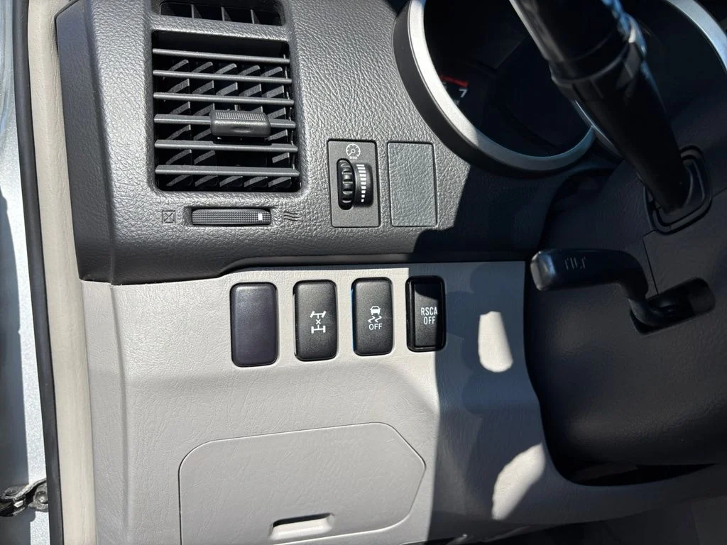 Used 2008 Silver Toyota SR5 image 34