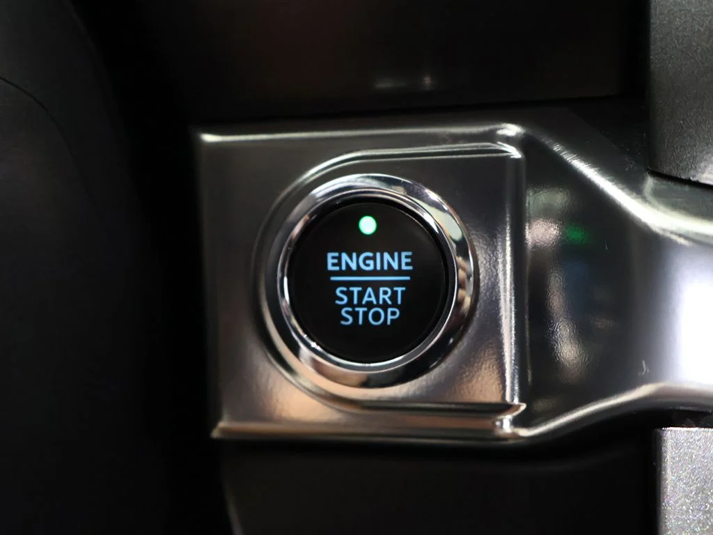 Used 2023 Avalanche Gray Ford Lariat image 47