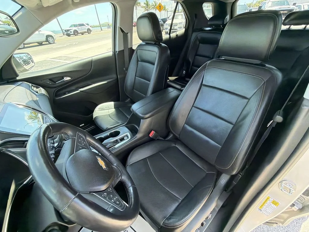 Used 2018 SILVER ICE METALLIC Chevrolet Premier image 26
