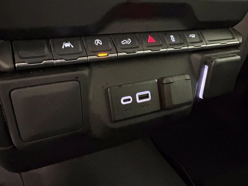 Used 2024 Summit White Chevrolet Custom image 37