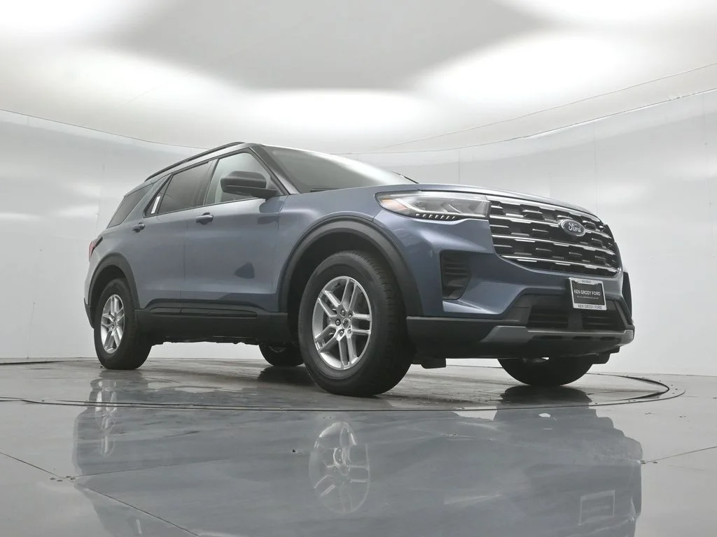2026 Ford Explorer Active - Photo 3