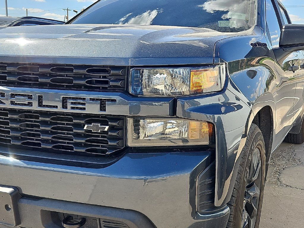 Used 2021 Gray Chevrolet Custom image 3