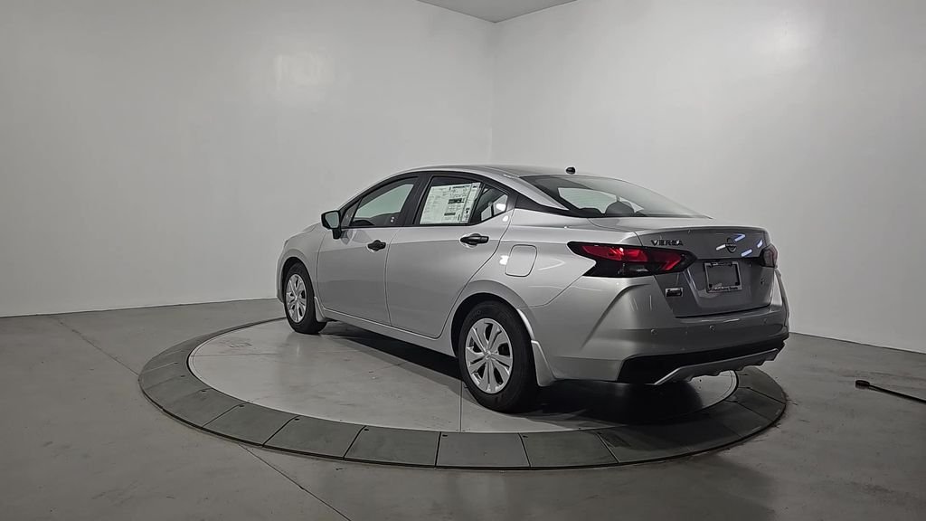 2025 Nissan Versa 1.6 S photo 3