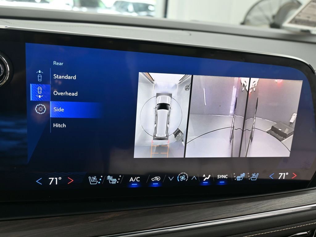 2025 Chevrolet Suburban Premier - Photo 23