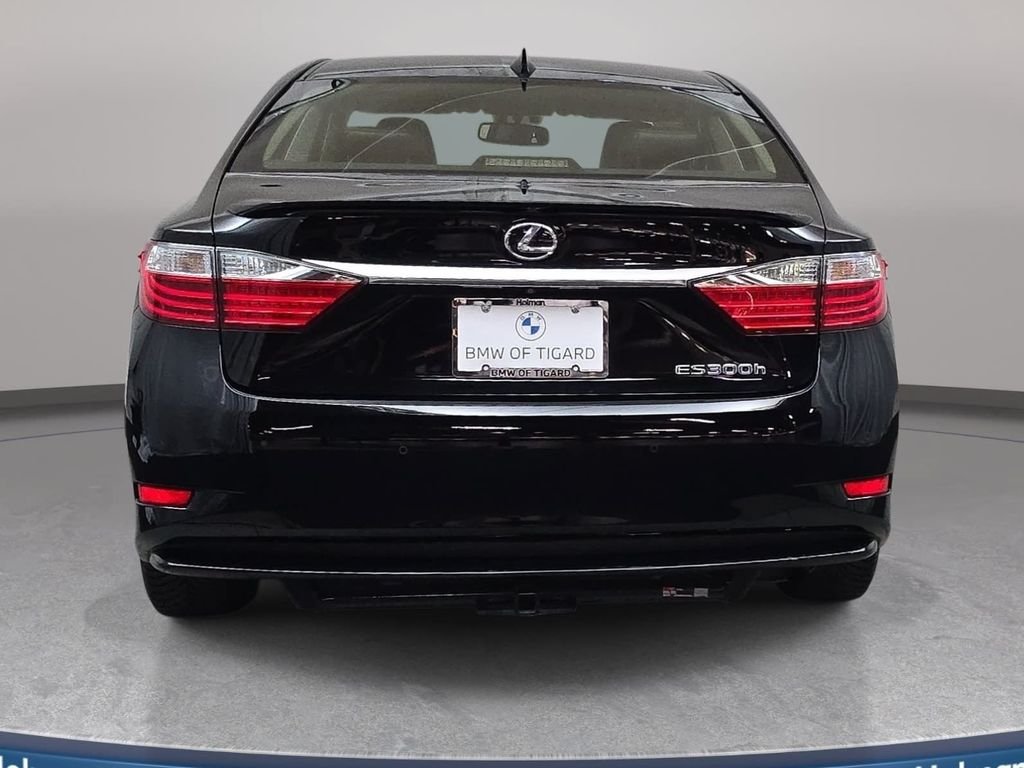 Used 2015 Obsidian Lexus 300h image 6
