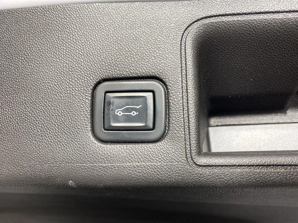 Used 2022 Summit White GMC SLT image 28