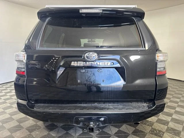 Used 2014 Black Toyota SR5 image 22