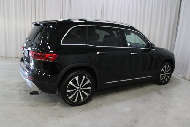 Used 2022 Black Mercedes-Benz GLB 250 image 33