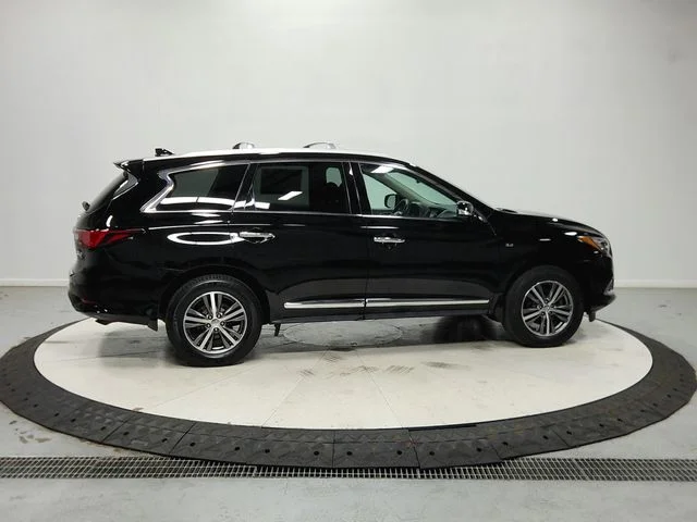 Used 2020 Black INFINITI LUXE image 9