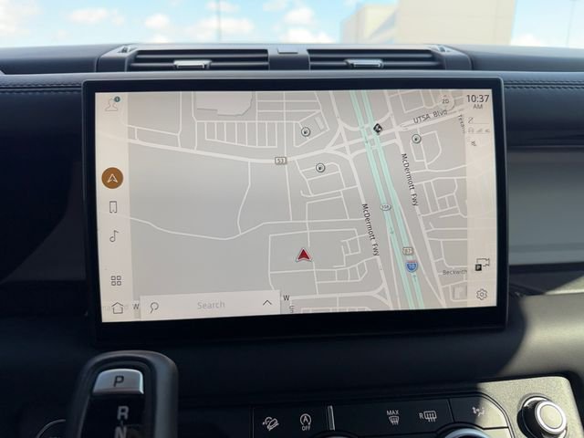 Used 2025 Black Land Rover X-Dynamic SE image 19