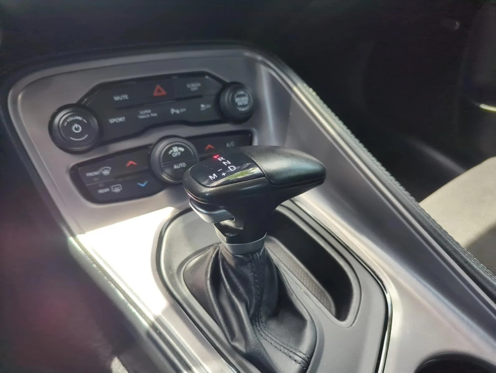 Used 2023 White Knuckle Clearcoat Dodge R/T image 10