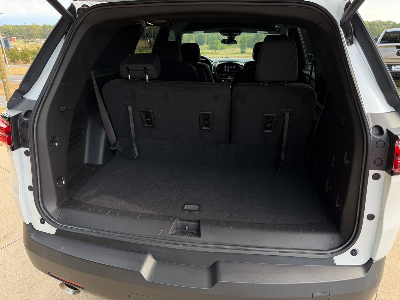 Used 2023 Iridescent Pearl Tricoat Chevrolet LT image 32