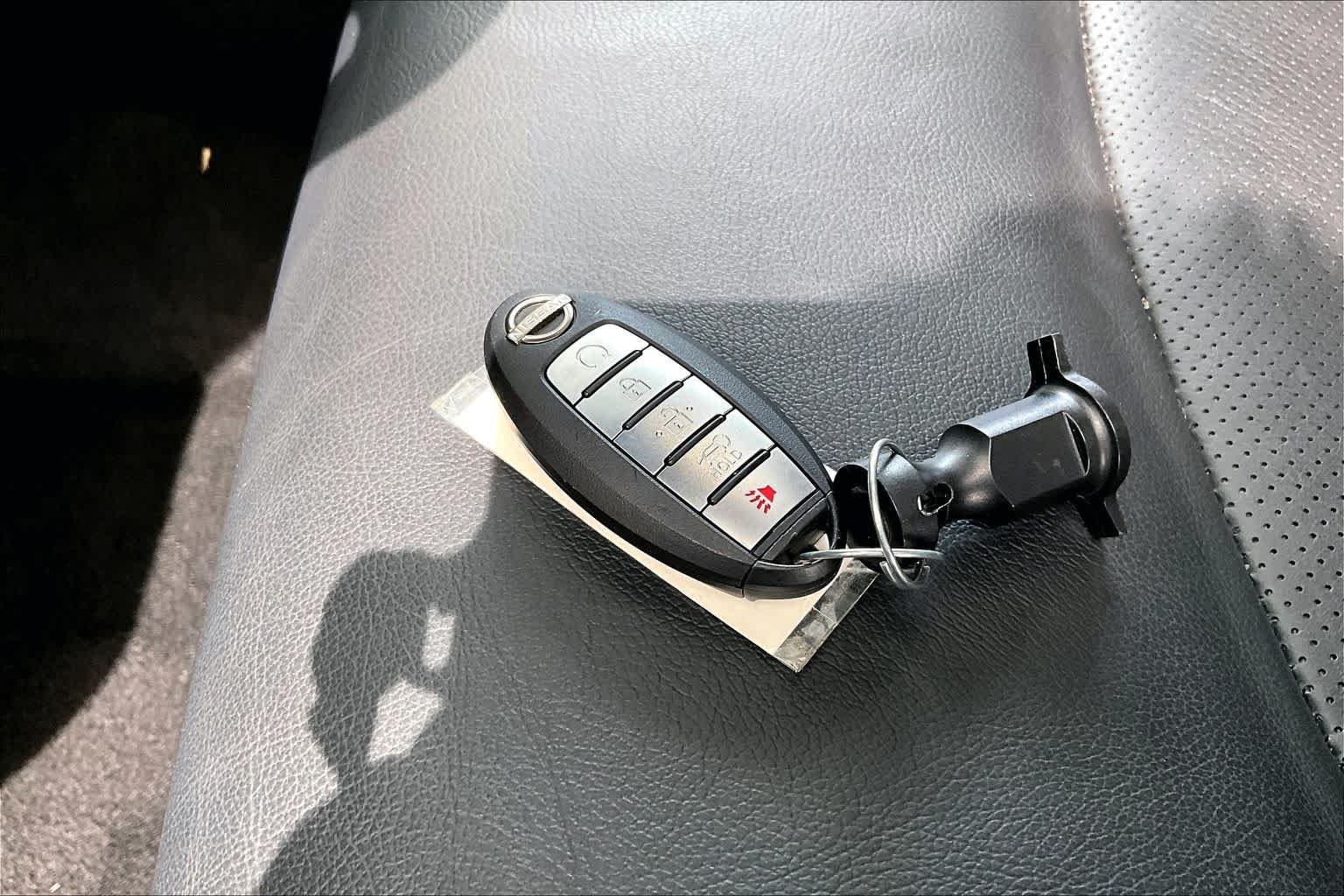 Used 2024 Super Black Nissan SL image 15