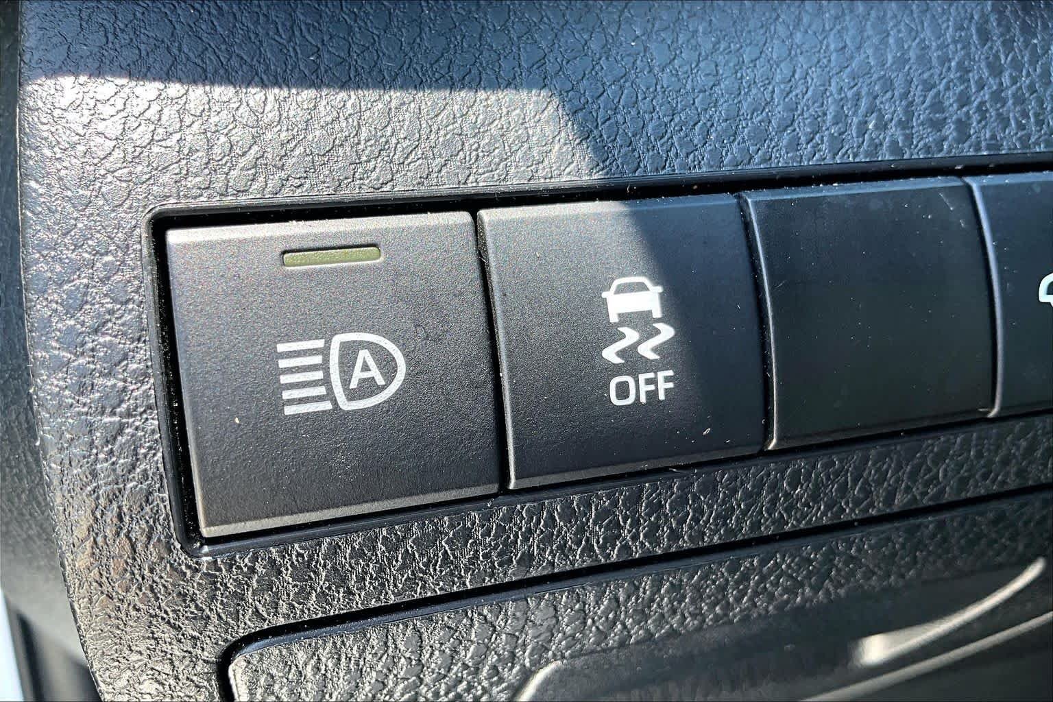 Used 2023 Ice Cap Toyota SE image 35