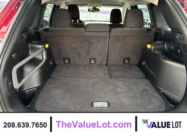 Used 2016 Red Jeep Latitude image 18
