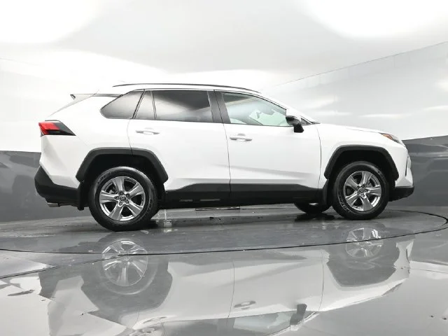 Used 2025 White Toyota XLE image 40