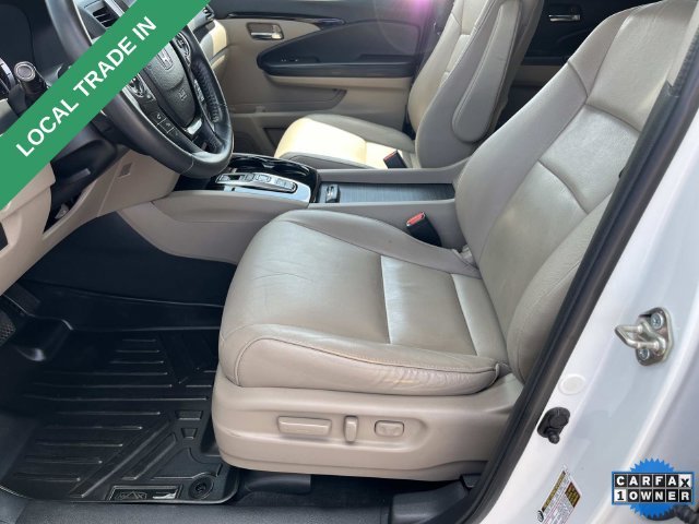 Used 2017 White Honda Touring image 27