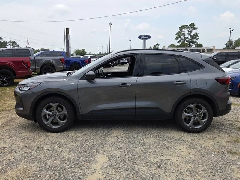 Used 2025 Carbonized Gray Metallic Ford ST-Line image 5