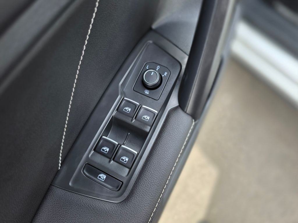 2023 Volkswagen Tiguan SE - Photo 23