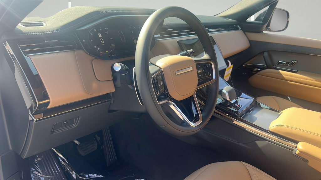 New 2026 White Land Rover SE image 4