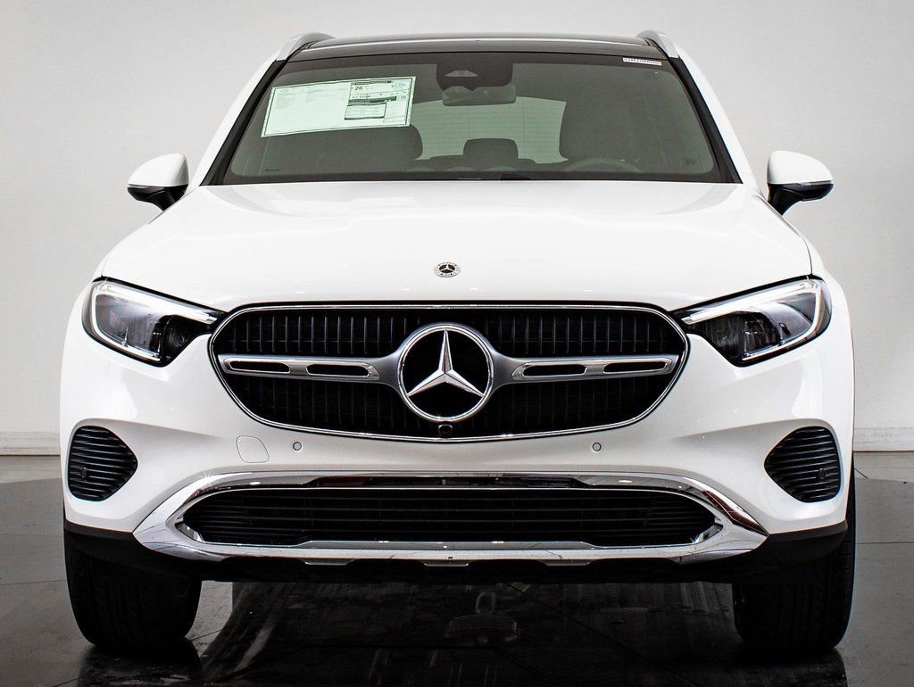 Used 2025 Polar White Mercedes-Benz GLC 300 image 2