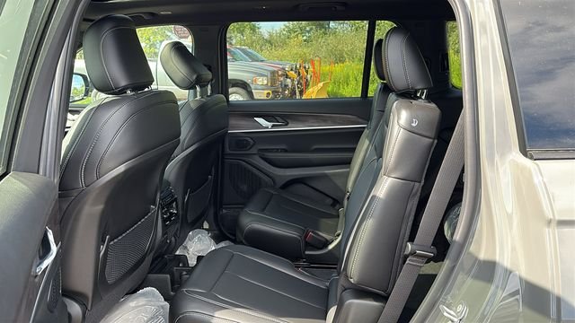 New 2027 Sting-Gray Clearcoat Jeep Limited image 23