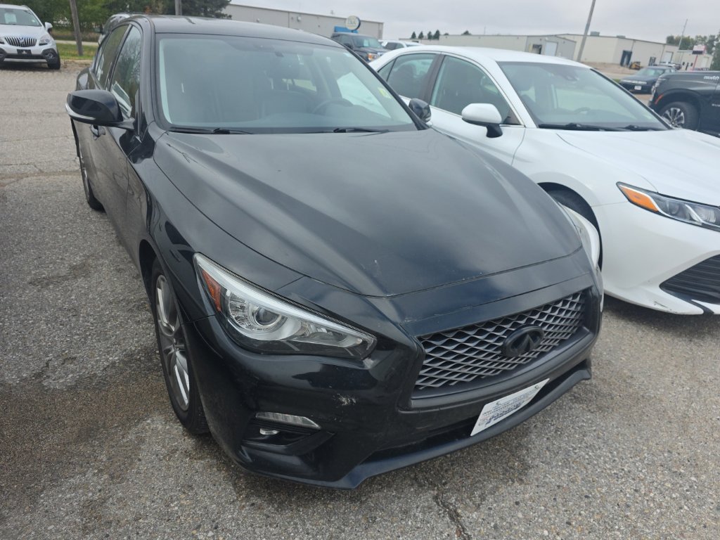 Used 2019 Black INFINITI 3.0t LUXE image 1