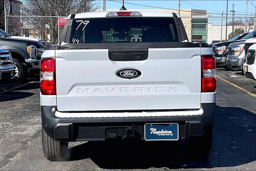 New 2026 Space White Metallic Ford XLT image 2