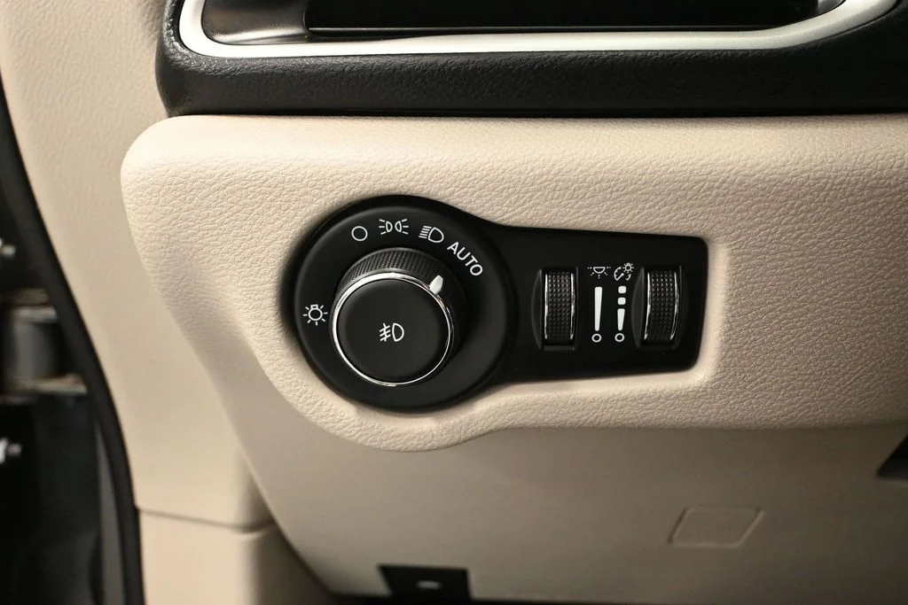 2022 Chrysler Pacifica Touring L - Photo 30