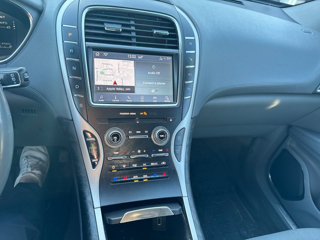 Used 2019 Gray Lincoln Reserve image 10