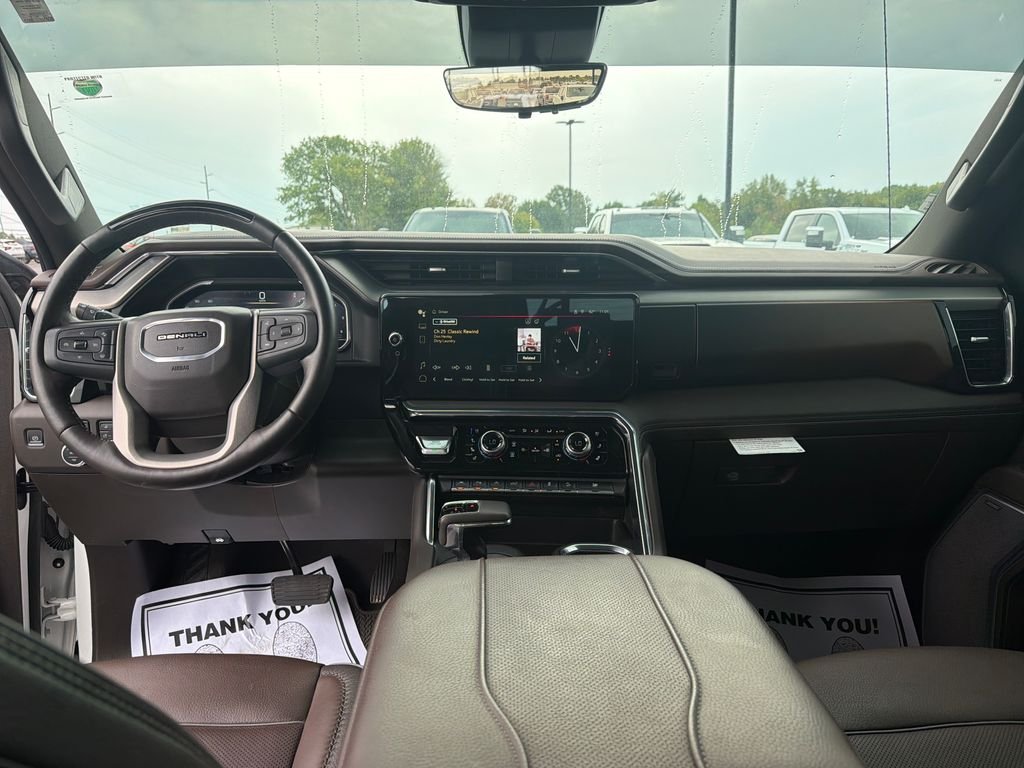 Used 2023 White GMC Denali image 17