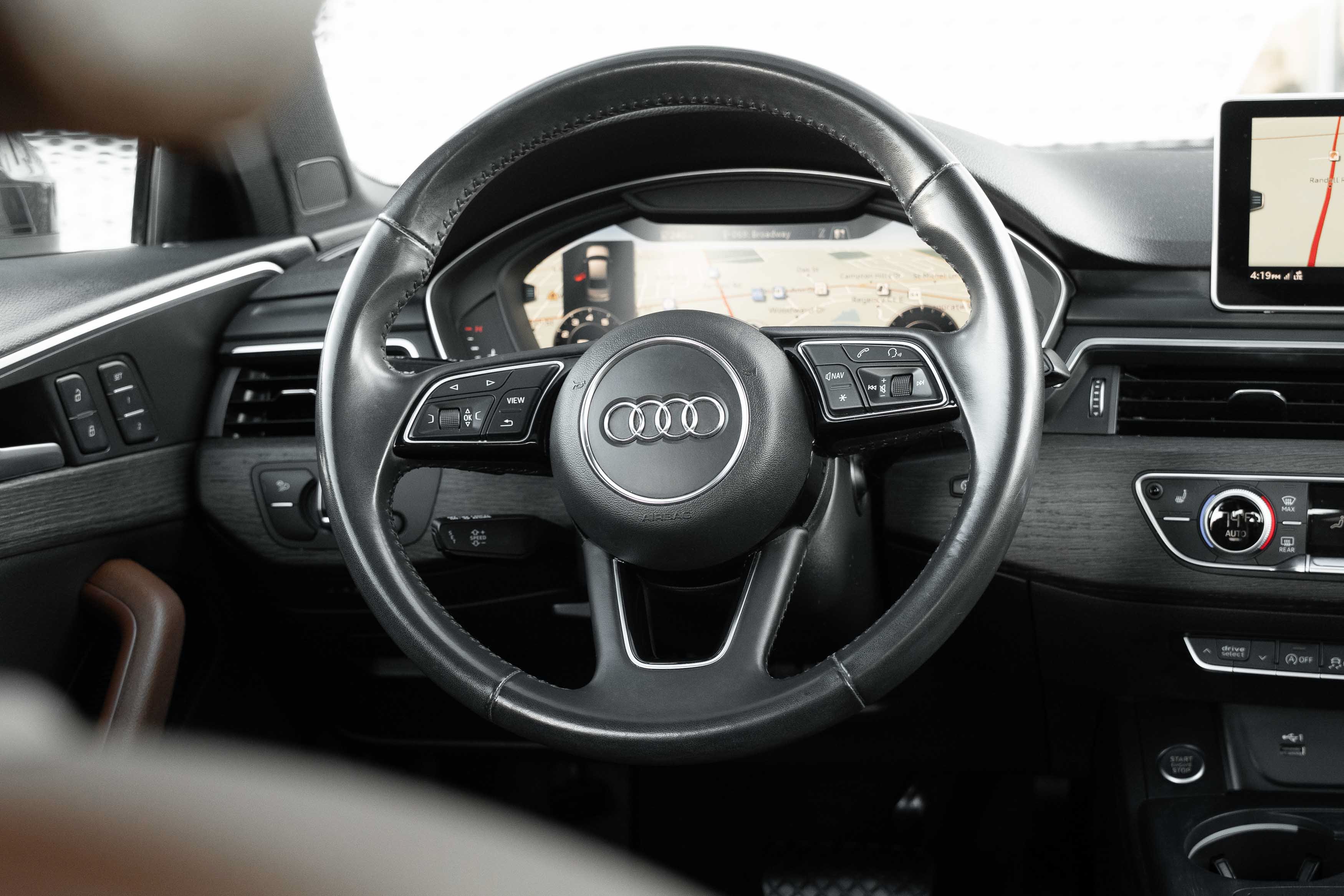 Used 2018 Mythos Black Metallic Audi Tech Premium Plus image 9