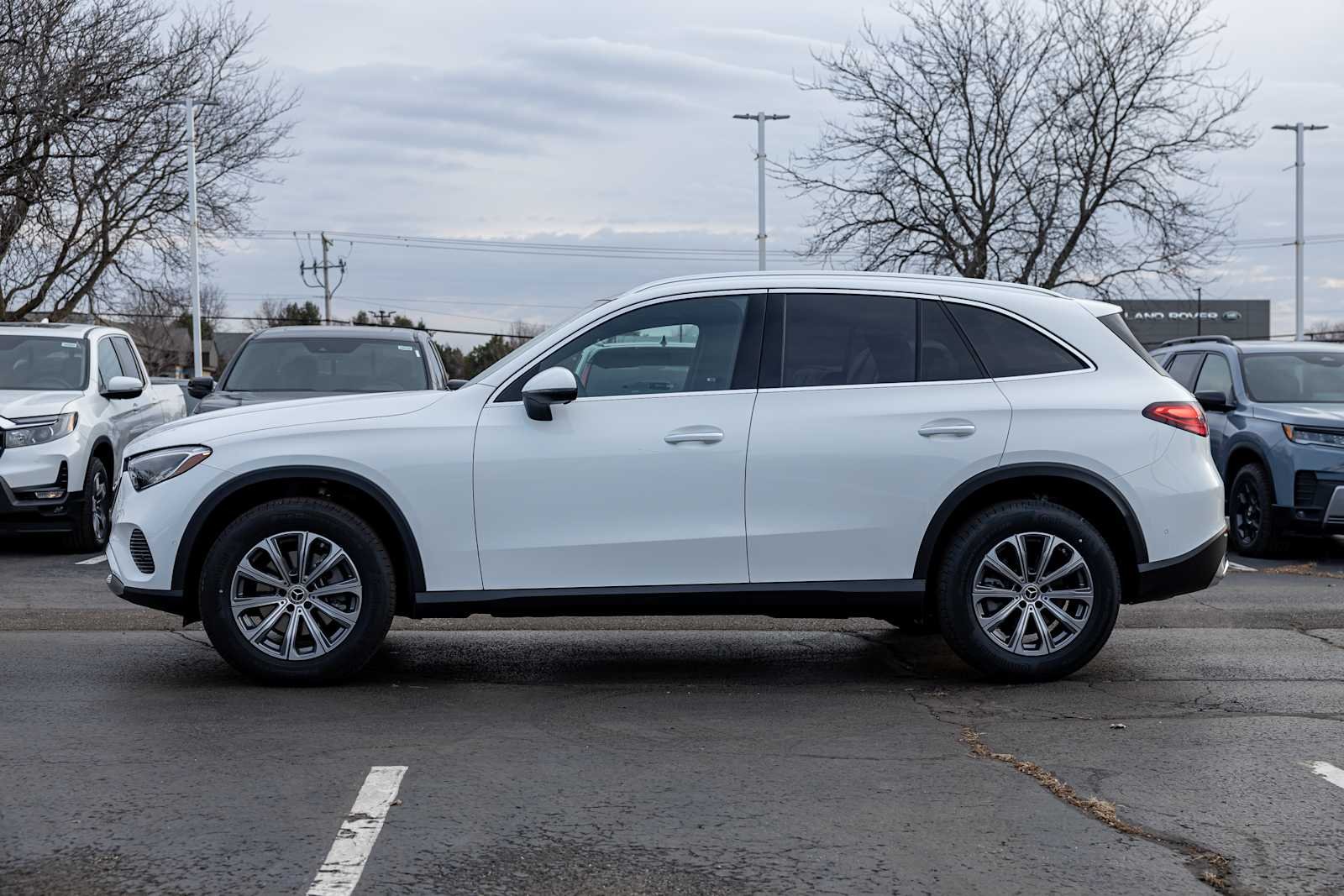 New 2026 Polar White Mercedes-Benz GLC 300 image 3