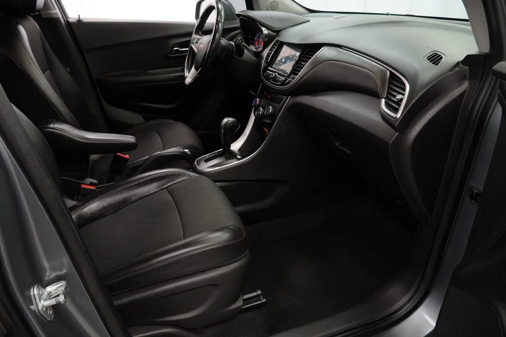 Used 2019 Gray Chevrolet LT image 29