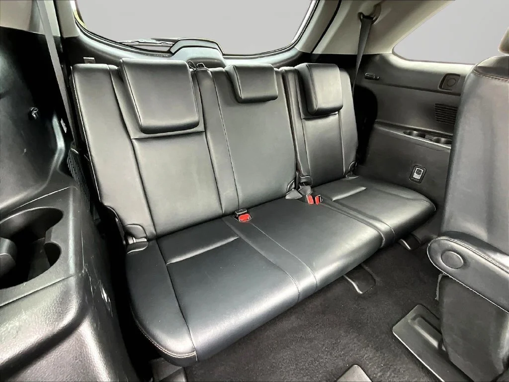 Used 2019 Black Toyota XLE image 26