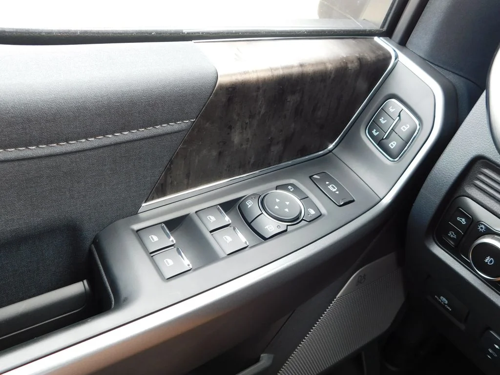 New 2026 Black Ford Lariat image 28
