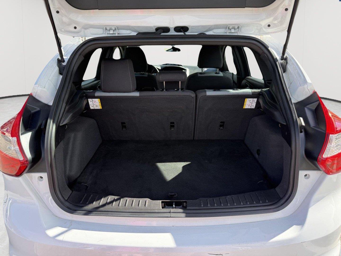 Used 2014 Oxford White Ford ST image 12
