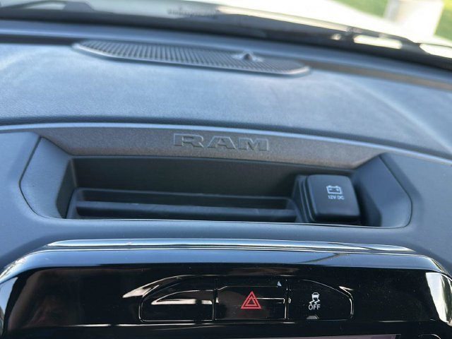 New 2026 Bright White Clear-Coat Exterior Paint RAM Tradesman image 22