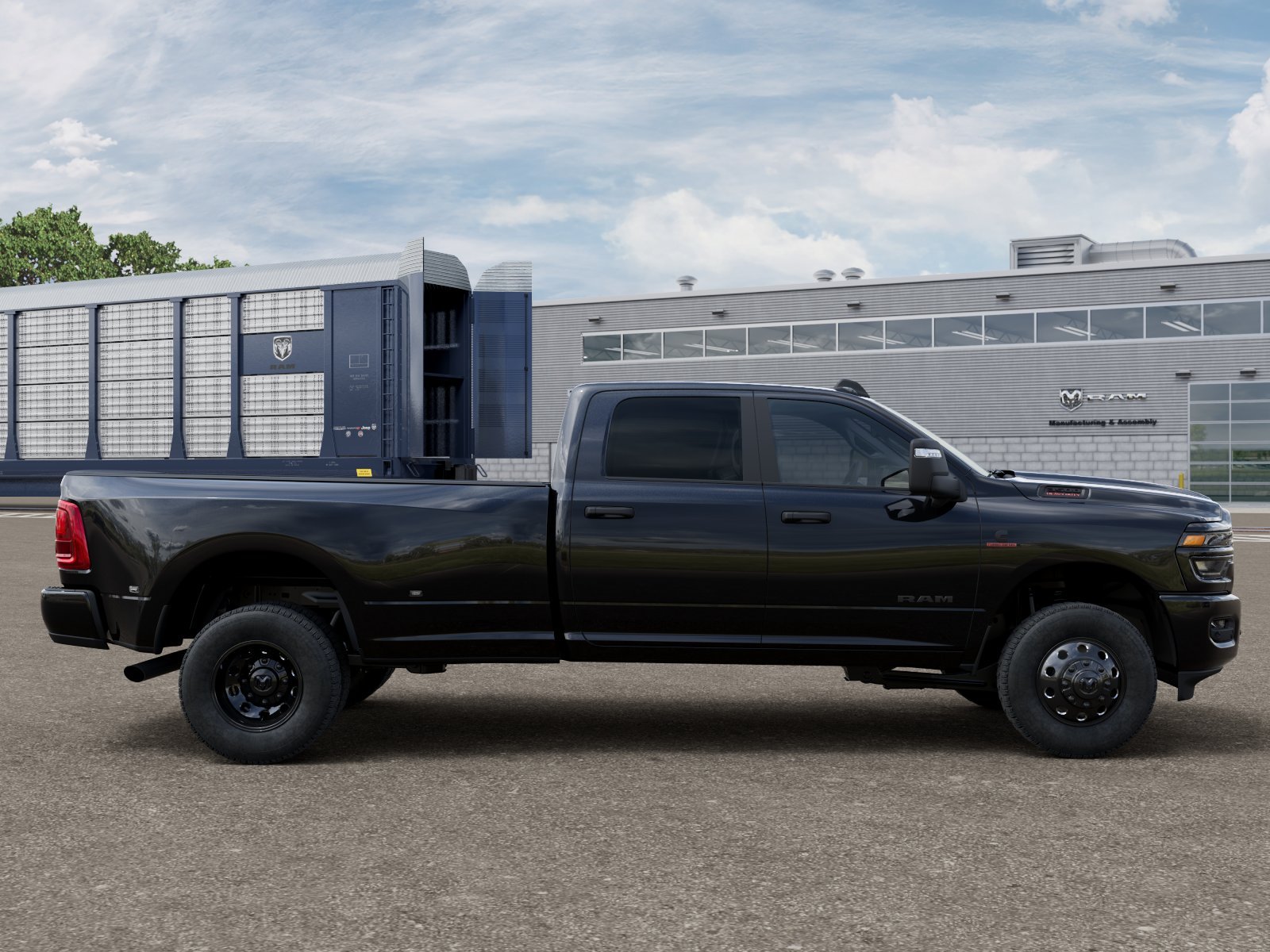 New 2026 Diamond Black Crystal Pearl-Coat Exterior Paint RAM Big Horn image 12