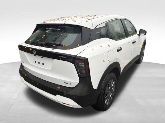 Certified Used 2025 White Nissan S image 5