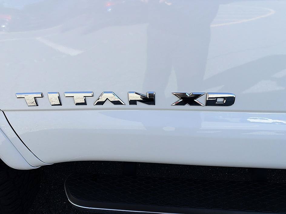Used 2022 Pearl White Tricoat Nissan Platinum Reserve image 29