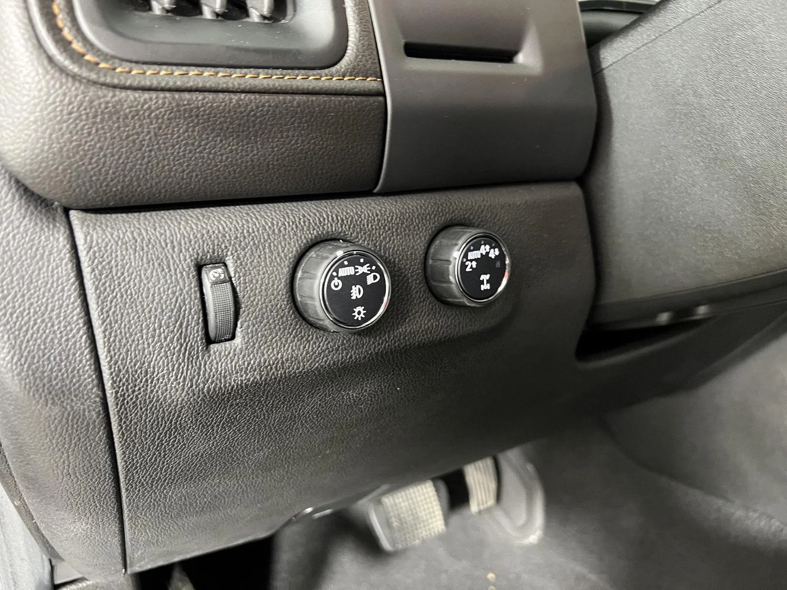 Used 2021 Satin Steel Metallic GMC 4WD AT4 w/Cloth image 15