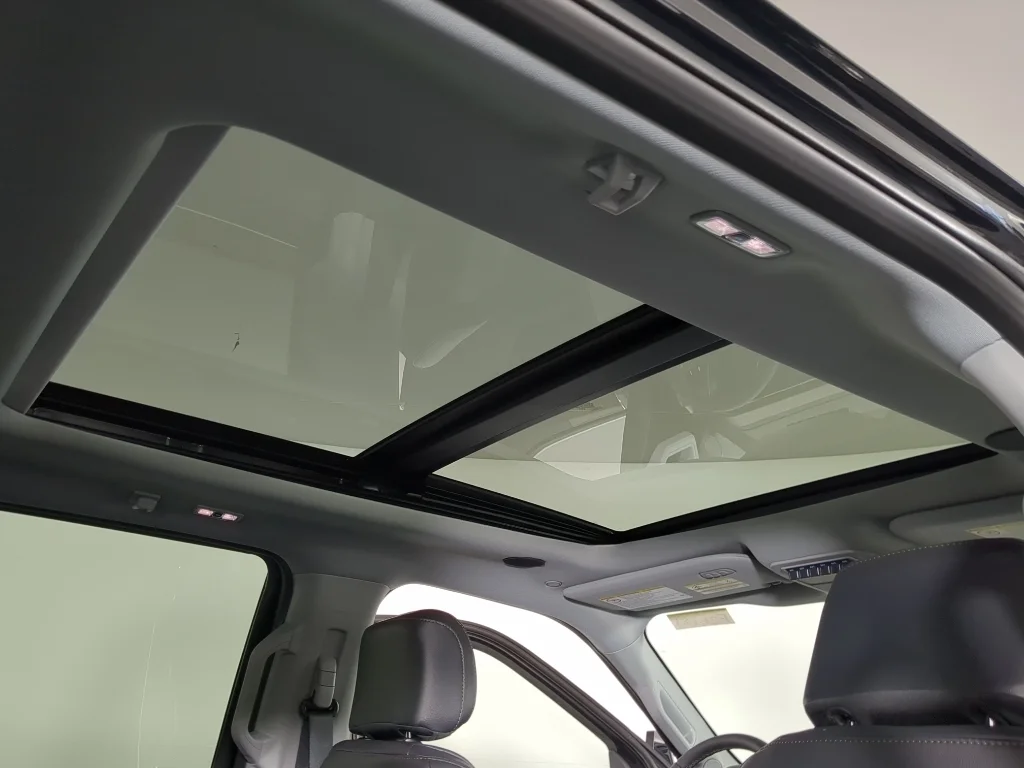 New 2026 Agate Black Metallic Ford F-350® Lariat® image 29